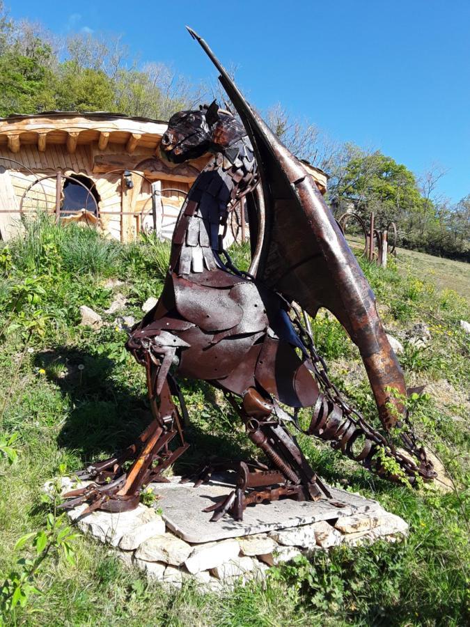Village.Insolite Montagny-sur-Grosne Zewnętrze zdjęcie