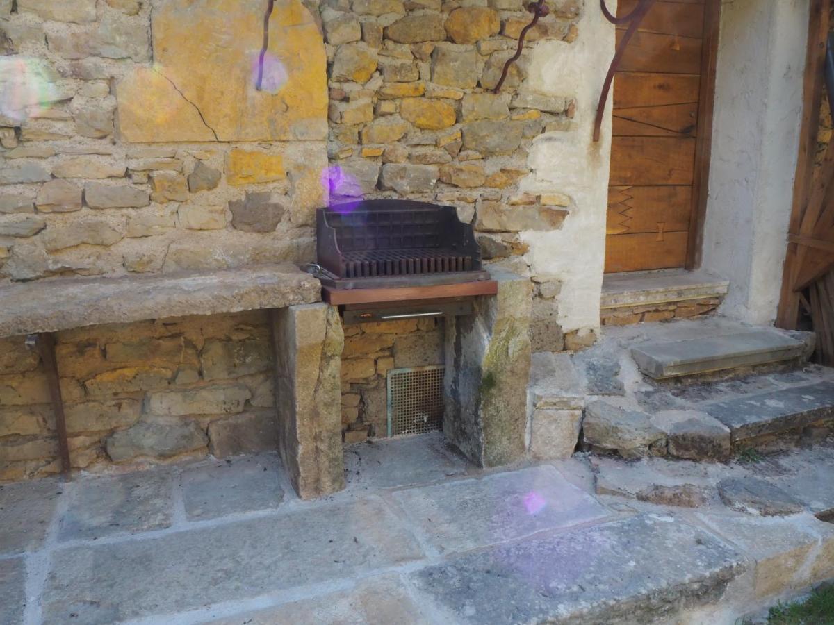Village.Insolite Montagny-sur-Grosne Zewnętrze zdjęcie