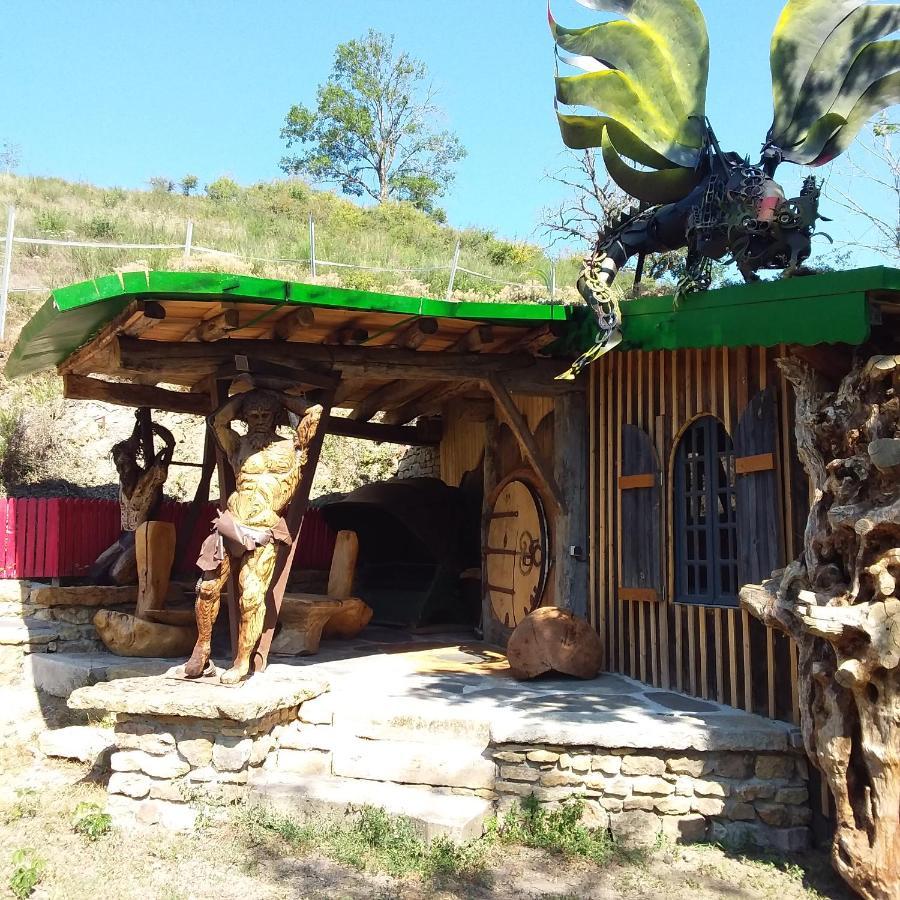 Village.Insolite Montagny-sur-Grosne Zewnętrze zdjęcie