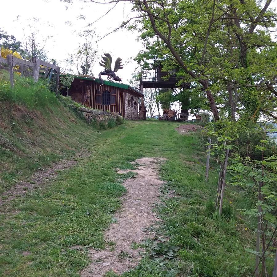 Village.Insolite Montagny-sur-Grosne Zewnętrze zdjęcie