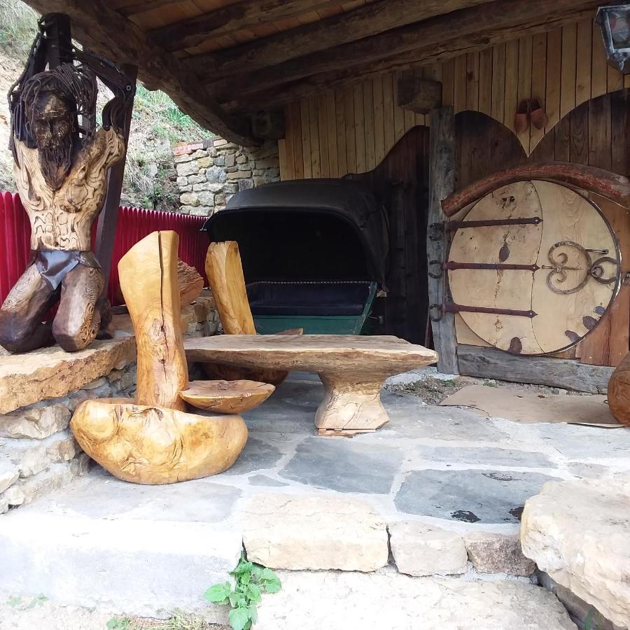 Village.Insolite Montagny-sur-Grosne Zewnętrze zdjęcie