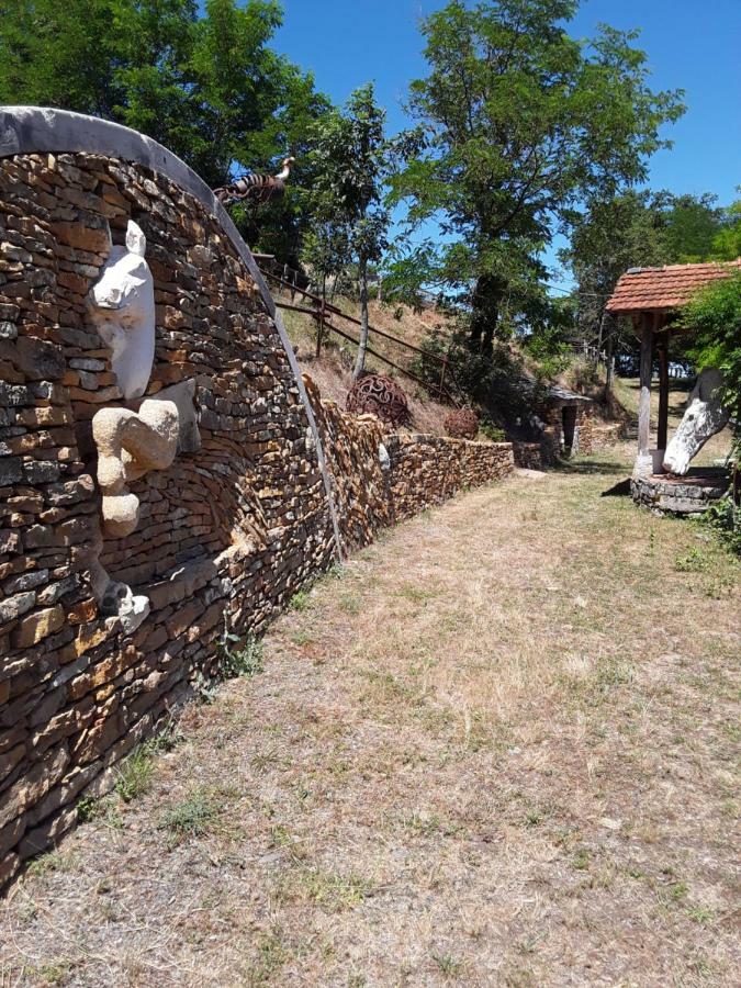 Village.Insolite Montagny-sur-Grosne Zewnętrze zdjęcie