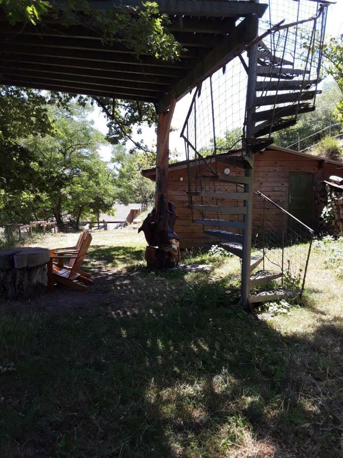 Village.Insolite Montagny-sur-Grosne Zewnętrze zdjęcie